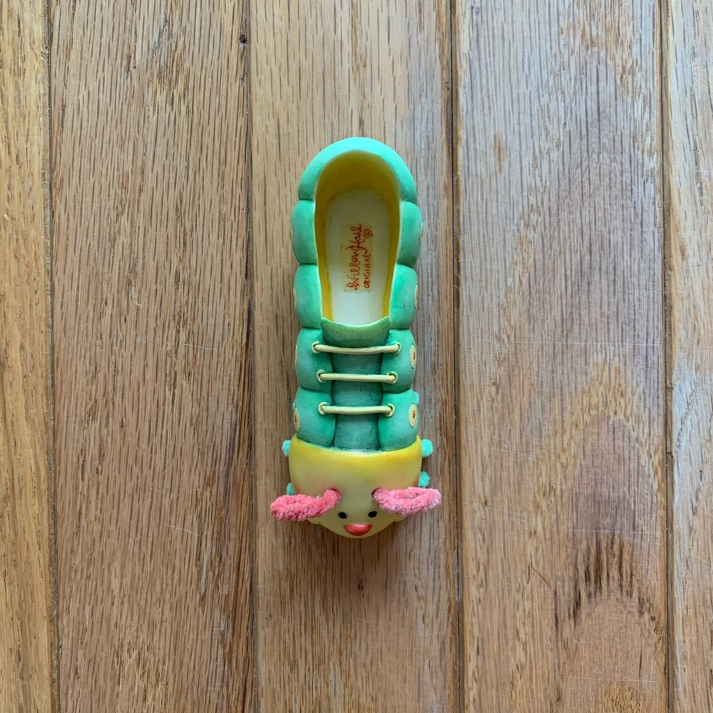 Willow Hall Figurine - Crawl Crawl